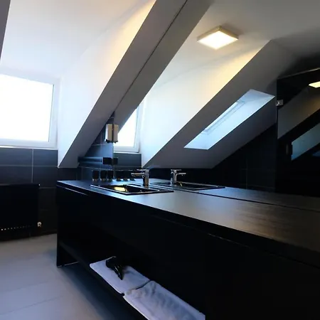 شقة فندقية Blackhome I Contactless Check-in 3*
